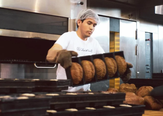 Step behind the scenes of our gluten free Port Coquitlam bakery 🍞 From artisanal breads to freshly baked cookies, everything we make is plant based and crafted with care.
From simple ingredients to something warm, nourishing and delicious that we can all enjoy without boundaries 💚
Photos: @danbasurto_films 📷
•
•
•
#glutenfree #plantpowered #glutenfreevegan #celiacsafe #glutenfreebakery