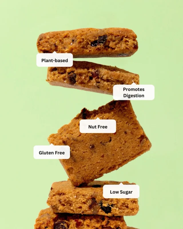 Candied ginger 🫚 tangy cranberries and sweetened with dates and coconut sugar. Sweet, chewy, and just the right amount of spice! 
Crafted the Glutenull way, gluten-free, plant-based, and made with ingredients you can feel good about 🌱💚
•
•
•
#glutenfreebakery #plantpowered #healthycookies #healthyeating #guthealth