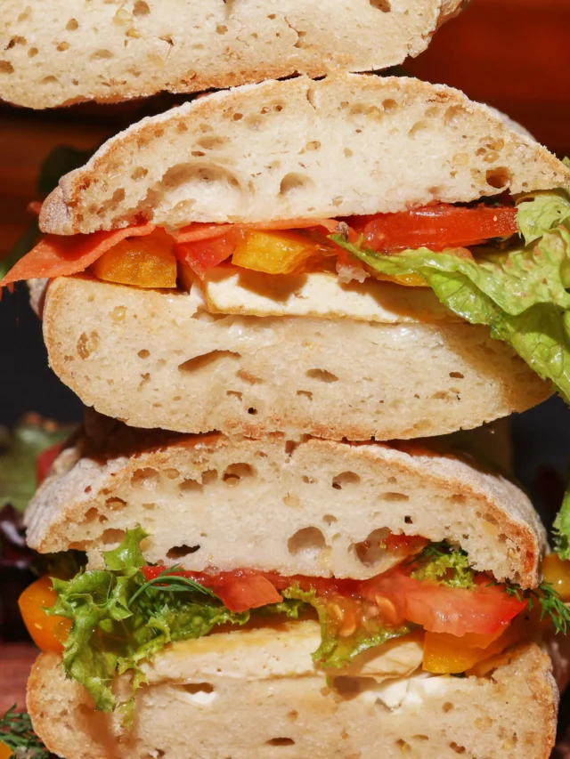 Our new Quinoa Sourdough Baguettes are 100% gluten-free, plant-based, and naturally delicious with a crisp, golden crust and soft, airy centre. 🥖

Find them in the freezer section at @choicesmarket @wholefoodscanada @naturesfaremarkets and more!
Stop by our bakery or order online for local delivery at glutenull.com 🚐📦
•
•
•
#glutenfreebaguette #yvrfood #celiacsafe