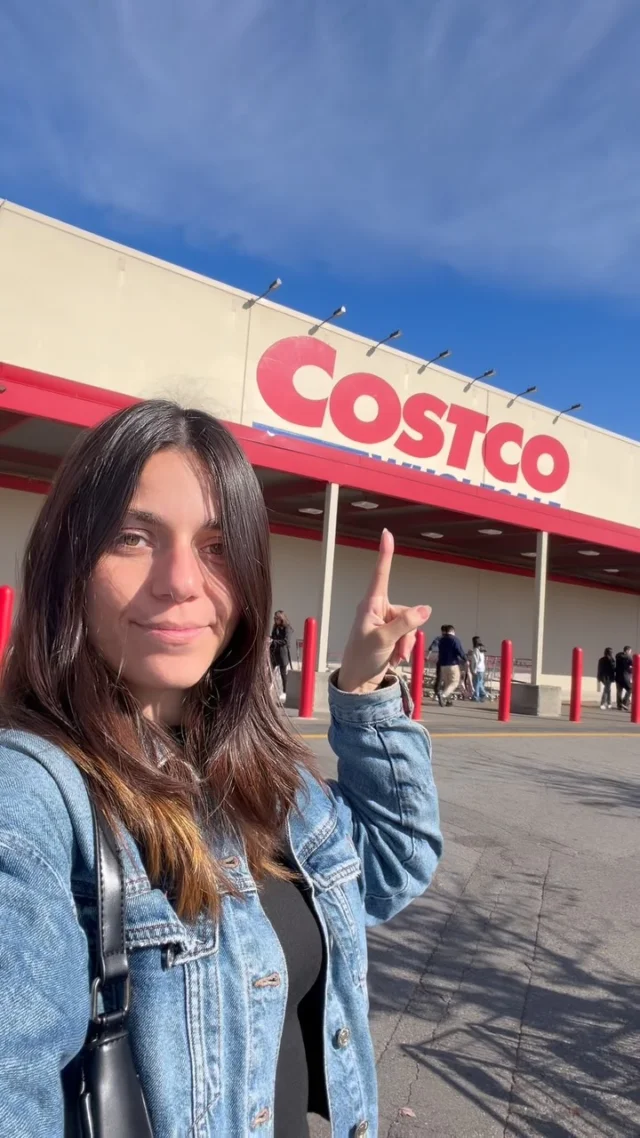 A new premium snack has landed at Costco 🇨🇦

Glutenull is made with natural ingredients and is gluten-free + vegan, with 4 delicious flavours you can mix & match 🌱

I stopped by their Richmond, BC Roadshow to check them out, and they have more Roadshows coming to Costco locations across the provinces, so keep an eye out at your local Costco!

@eatdrinkbuybc #BuyBC #glutenull #costcocanada #vegan #glutenfree