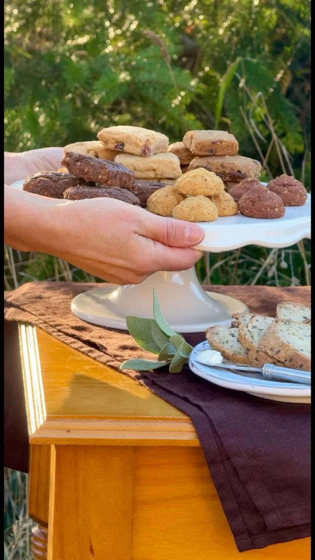 In Harmony with Nature 🌿
At @glutenull, we celebrate the beauty of nature and the delicious gifts the Earth gives us. Every ingredient in our bakery is plant-based, brought together in harmony to create something wholesome, nourishing, and delicious. 💚 @eatdrinkbuybc 
•
•
•
#buybc #plantbasedthanksgiving #veganthanksgiving #canadianthanksgiving