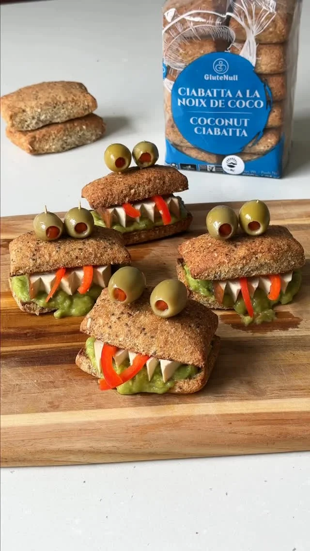 Our Coconut Ciabatta monster sandwiches are to die for!👻🥪 Made with clean, natural ingredients like coconut flour it has just 1.3g net carbs per 50g serving (lab-tested!) 👩‍🔬

Great for Halloween and every day sandwiches 🎃 

@glutenull Coconut Ciabatta Ingredients: Organic coconut shredded, Organic coconut flour, Organic coconut oil, Flax meal, Organic chia seeds, Psyllium, Xanthan gum, Yeast, Apple cider vinegar, Citric acid, Salt.
•
•
•
#glutenfreebuns #plantpowered #lowcarb #lowcarbbread #ketofriendly
